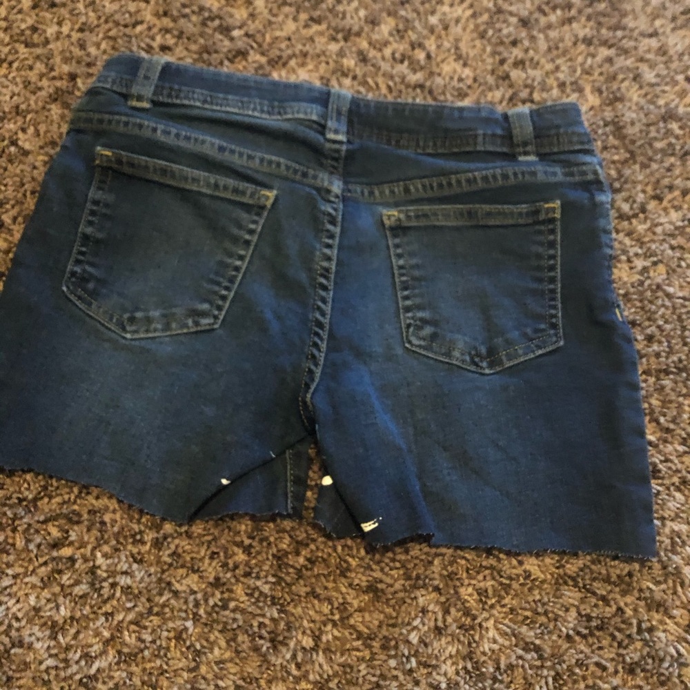 Shorts - Picture 2 of 4